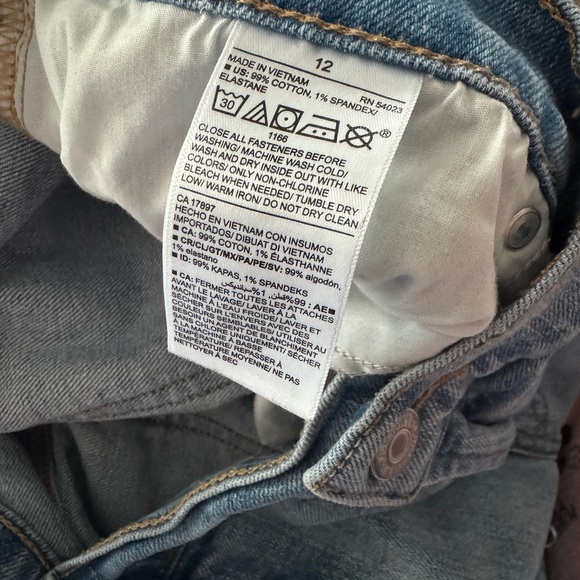 Old Navy Blue Boyfriend Jeans with Distressed Details - Picture 8 of 8